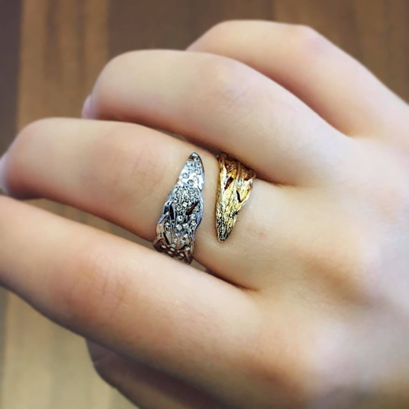 NWOT! CHLOE + ISABEL TWO TONE FEATHER WRAP RING - Picture 3 of 3